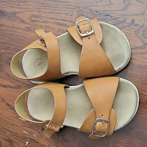 2 pair little girls size 5 sandals - Picture 5 of 7